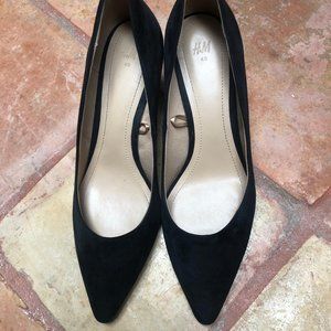 Black Pointed Toe Pumps